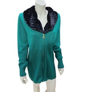 Liz Lange "Completely Me" Green Zip-Front Sweater with Black Faux Fur Collar